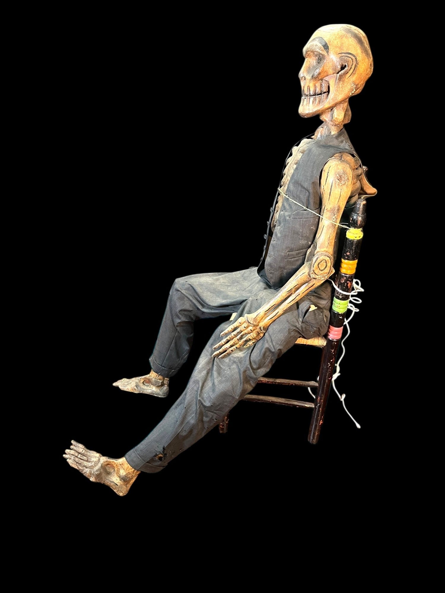 SEATED SKELETON ART